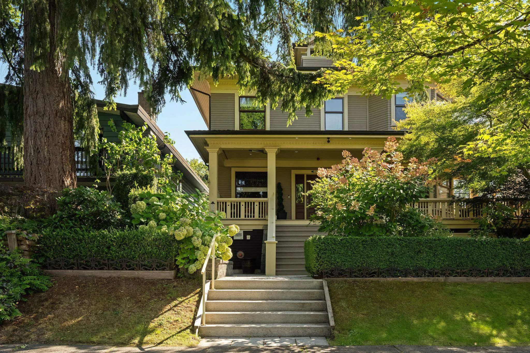 330 W 14th Avenue