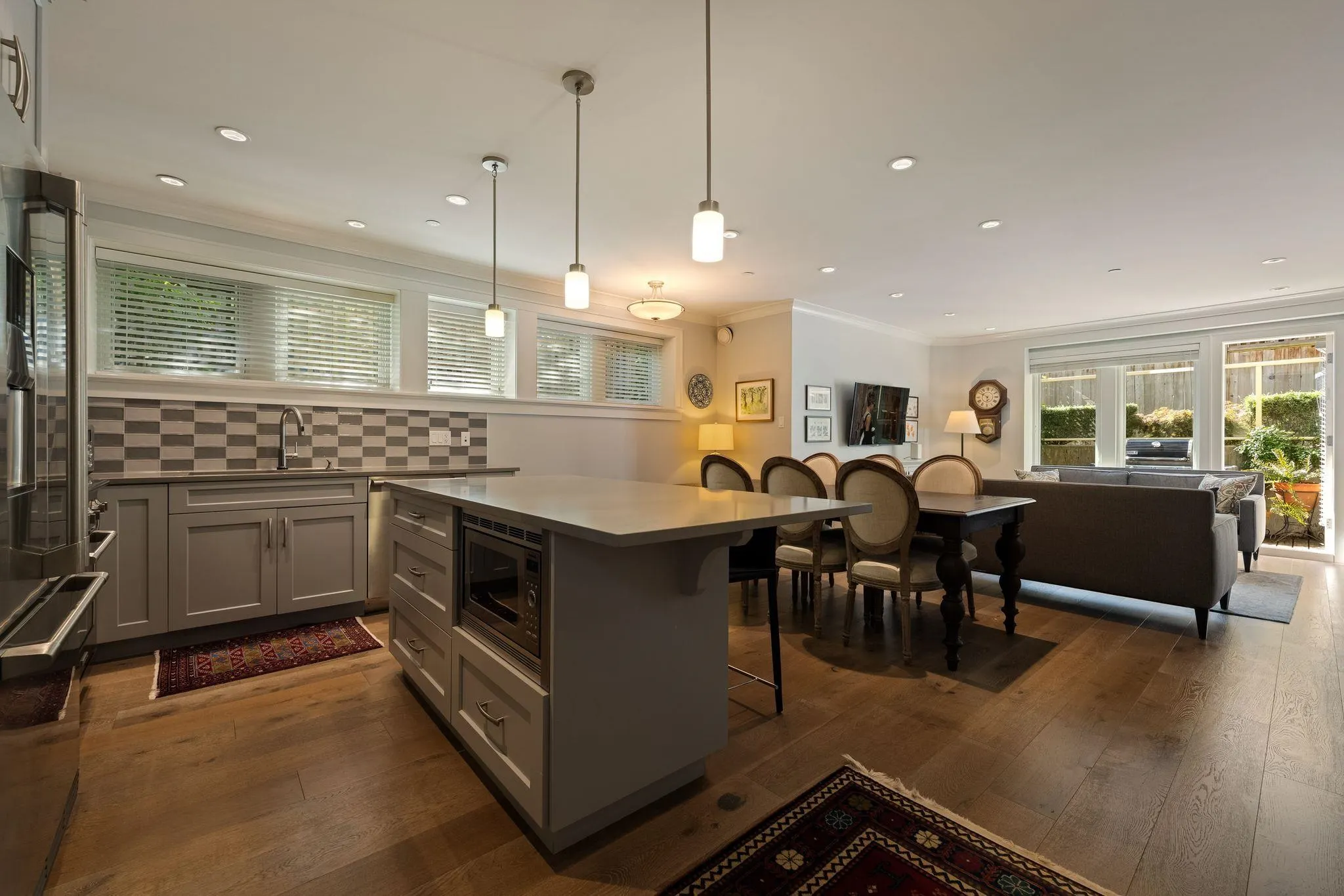 330 W 14th Avenue