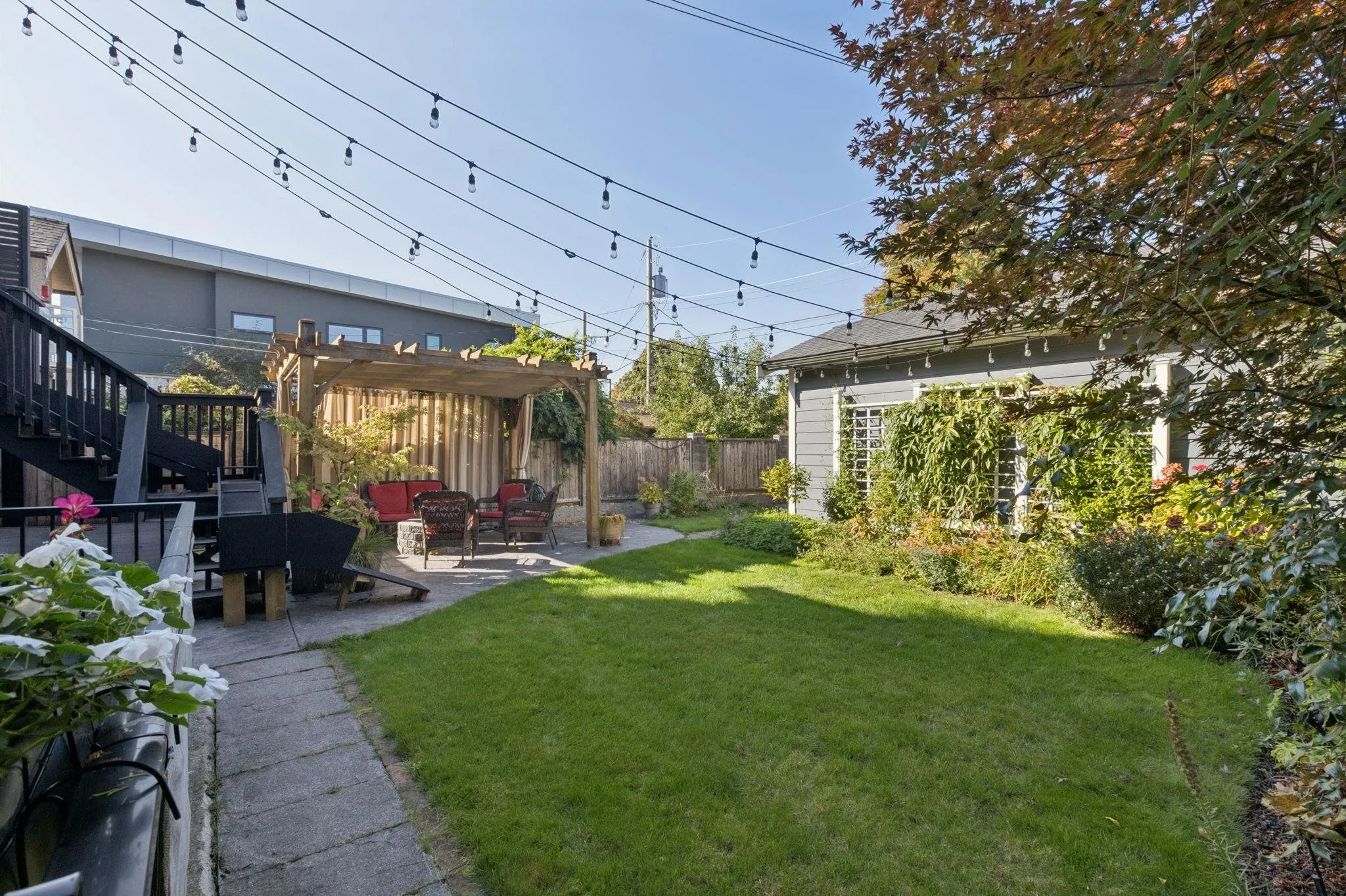 2533 Kitchener Street