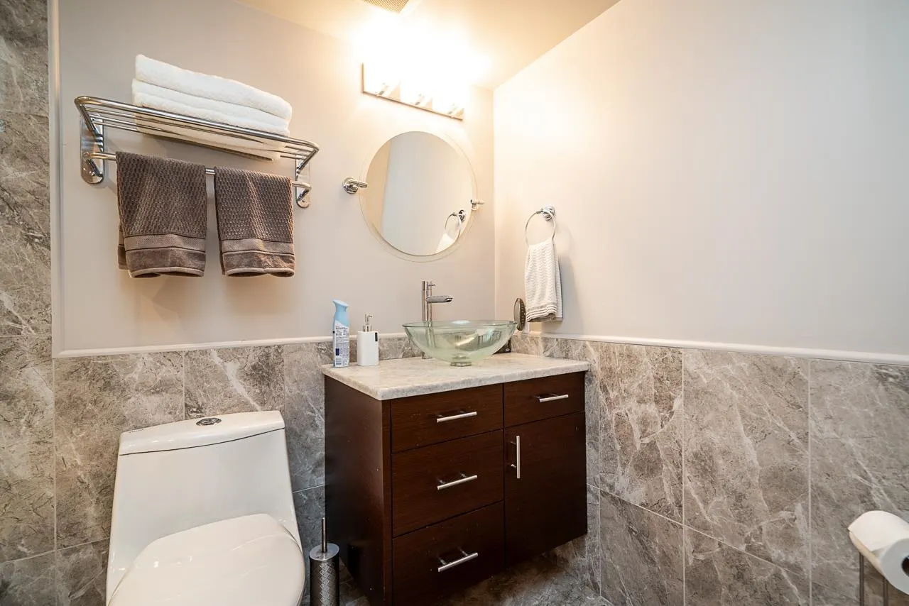328 Clarkson Street #1000