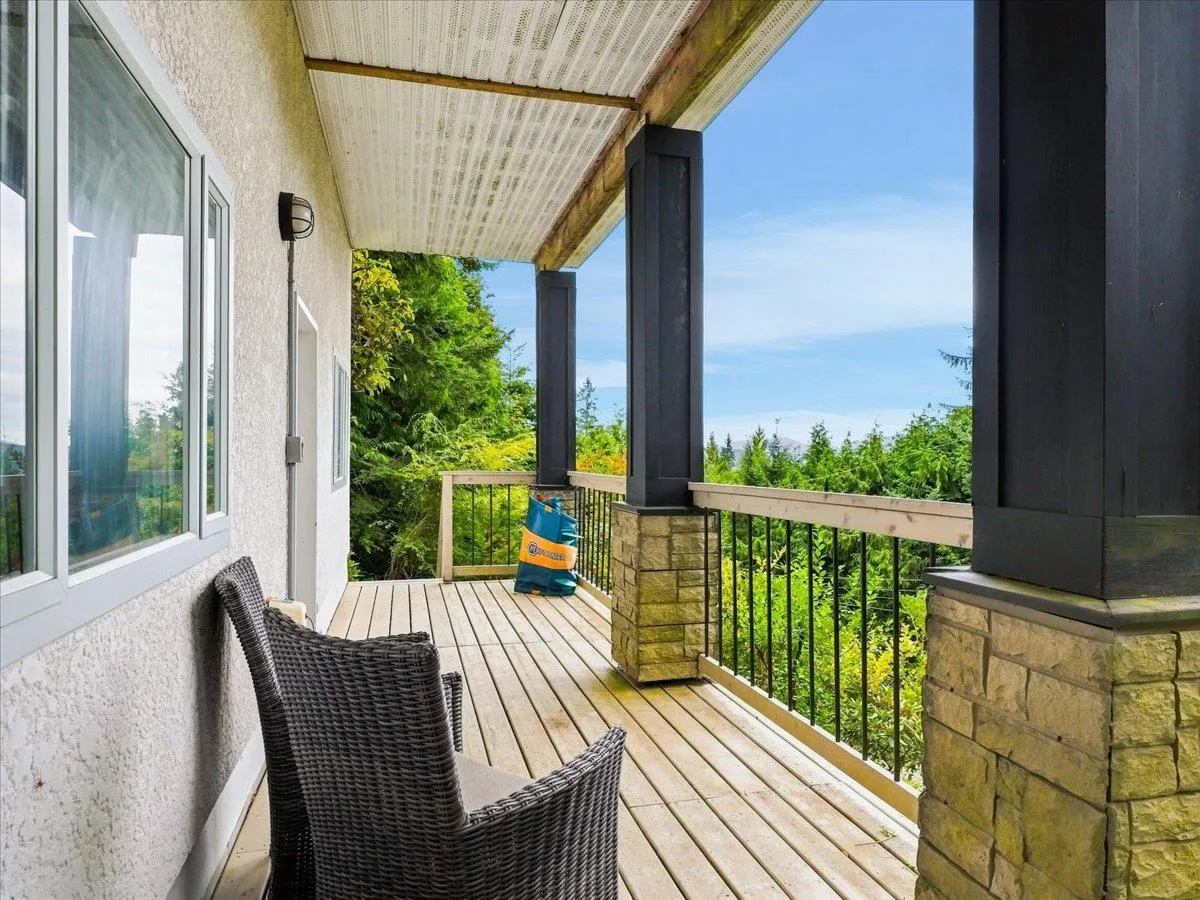 325 Bayview Place