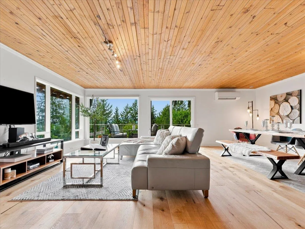 325 Bayview Place