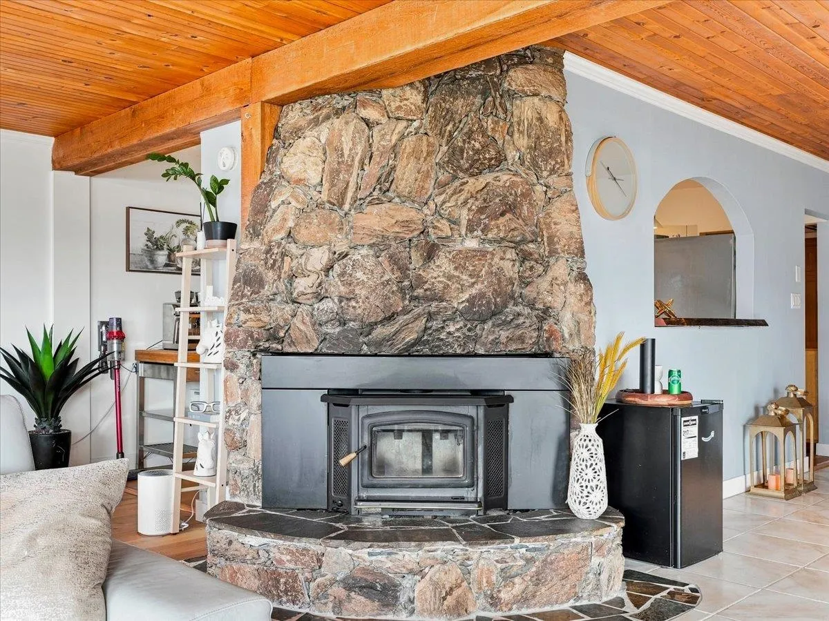325 Bayview Place