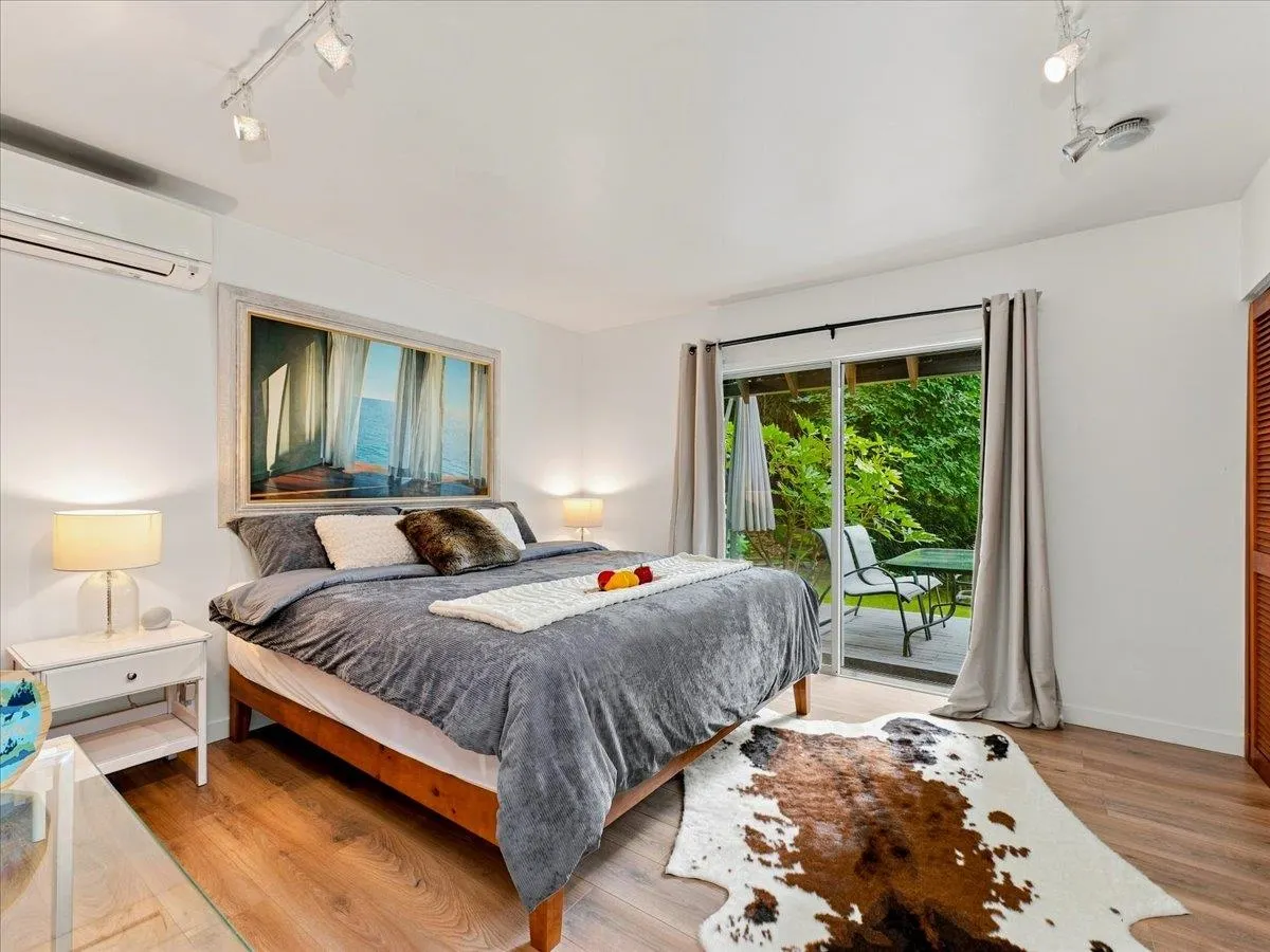 325 Bayview Place