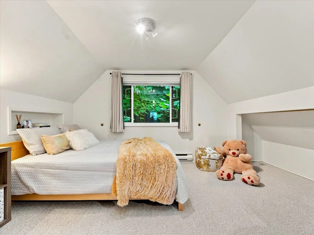325 Bayview Place