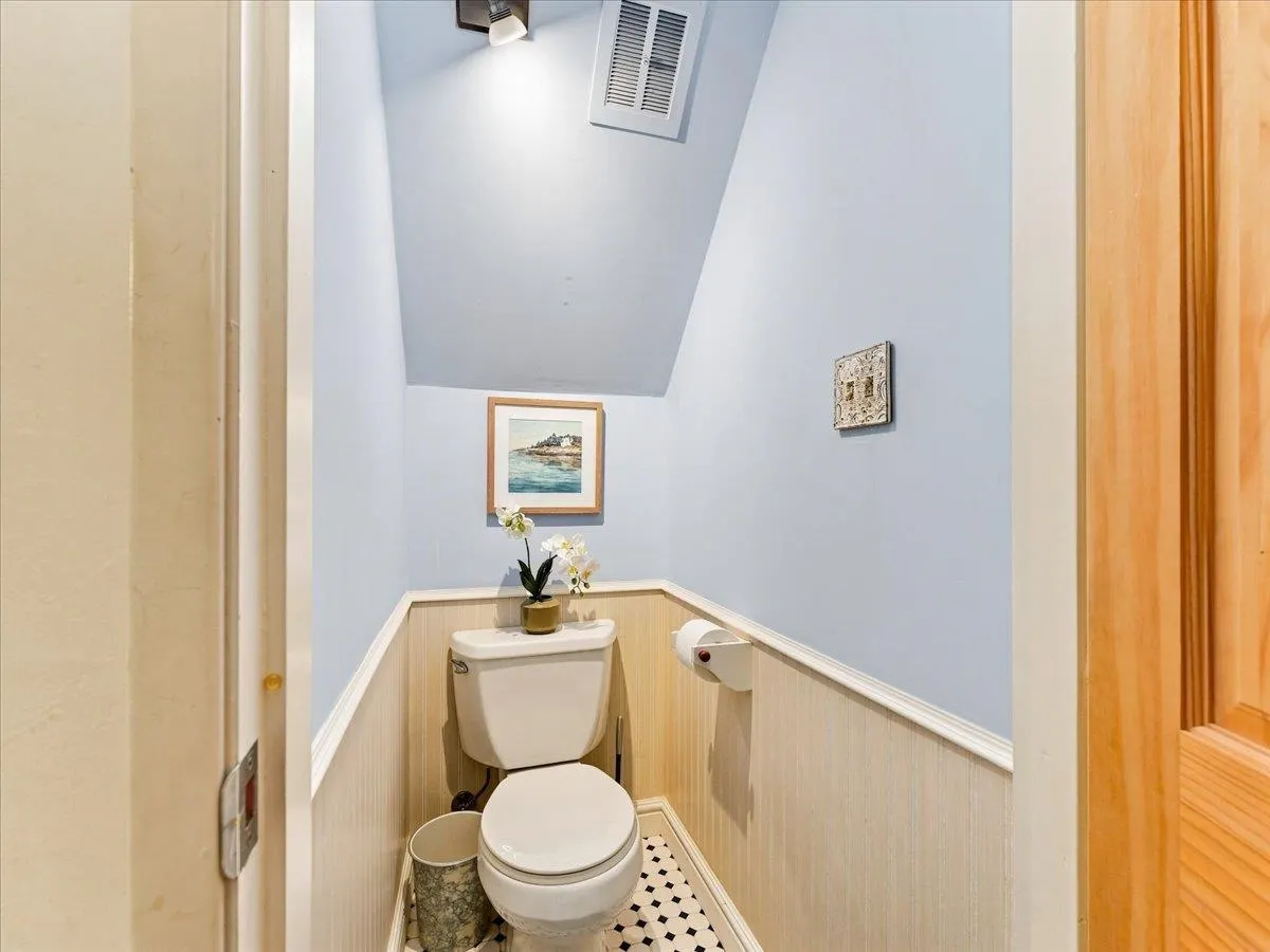 325 Bayview Place