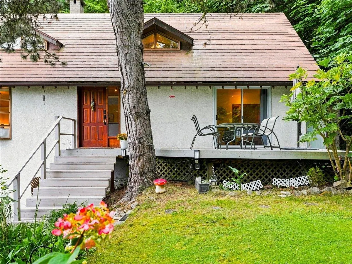 325 Bayview Place
