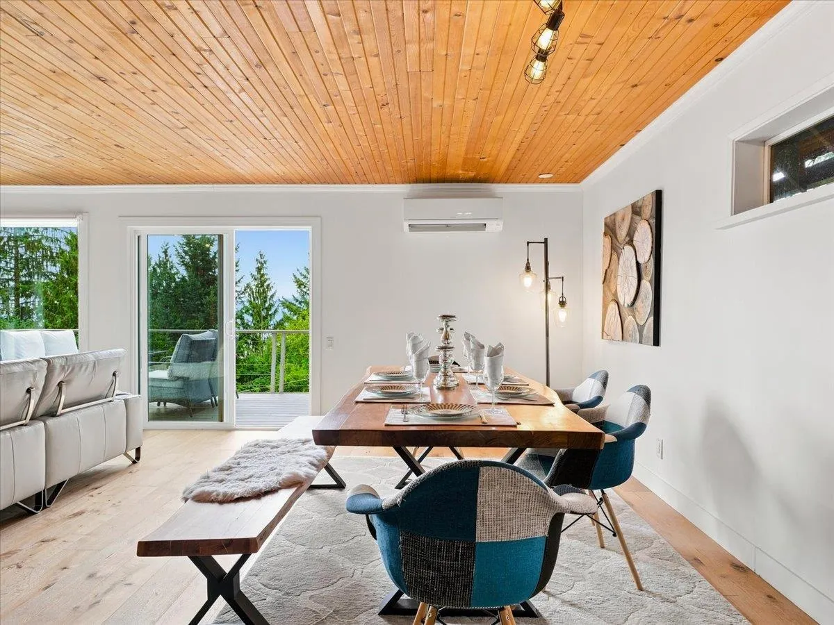 325 Bayview Place