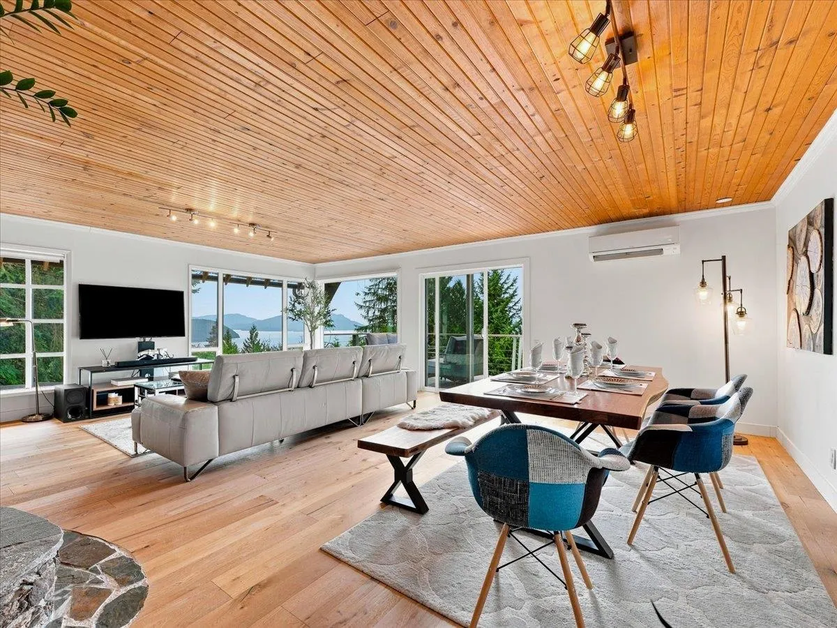 325 Bayview Place