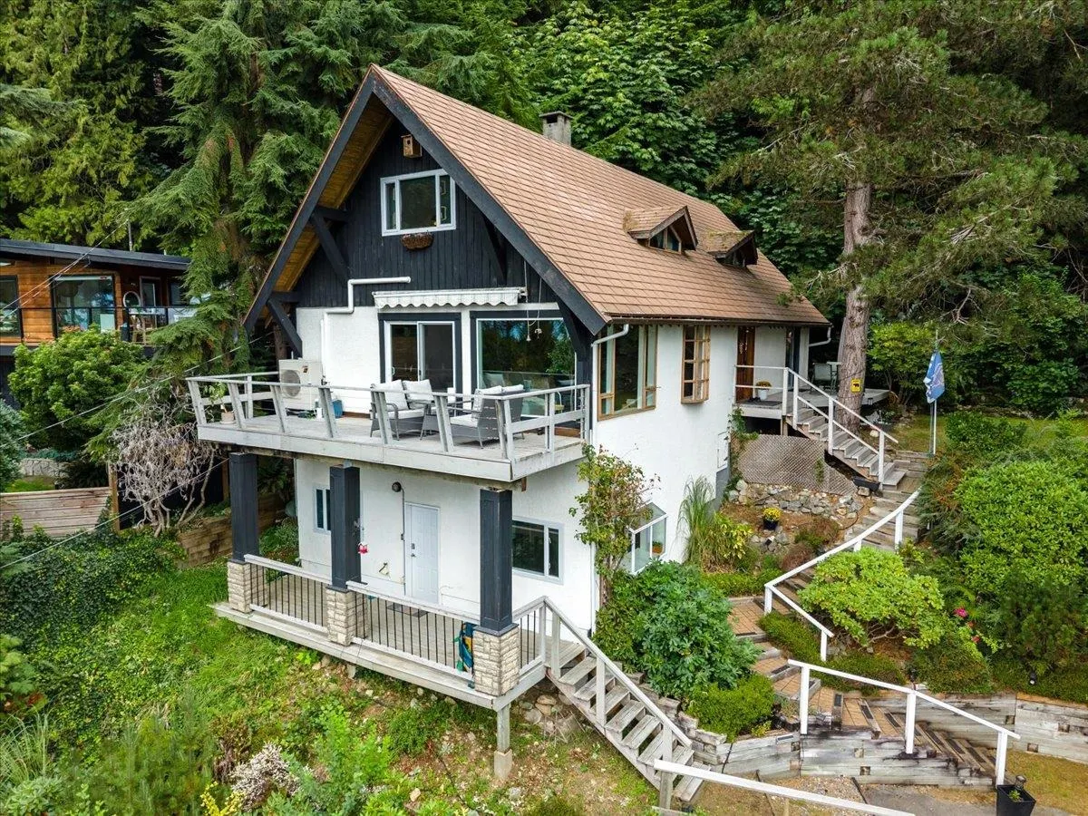 325 Bayview Place