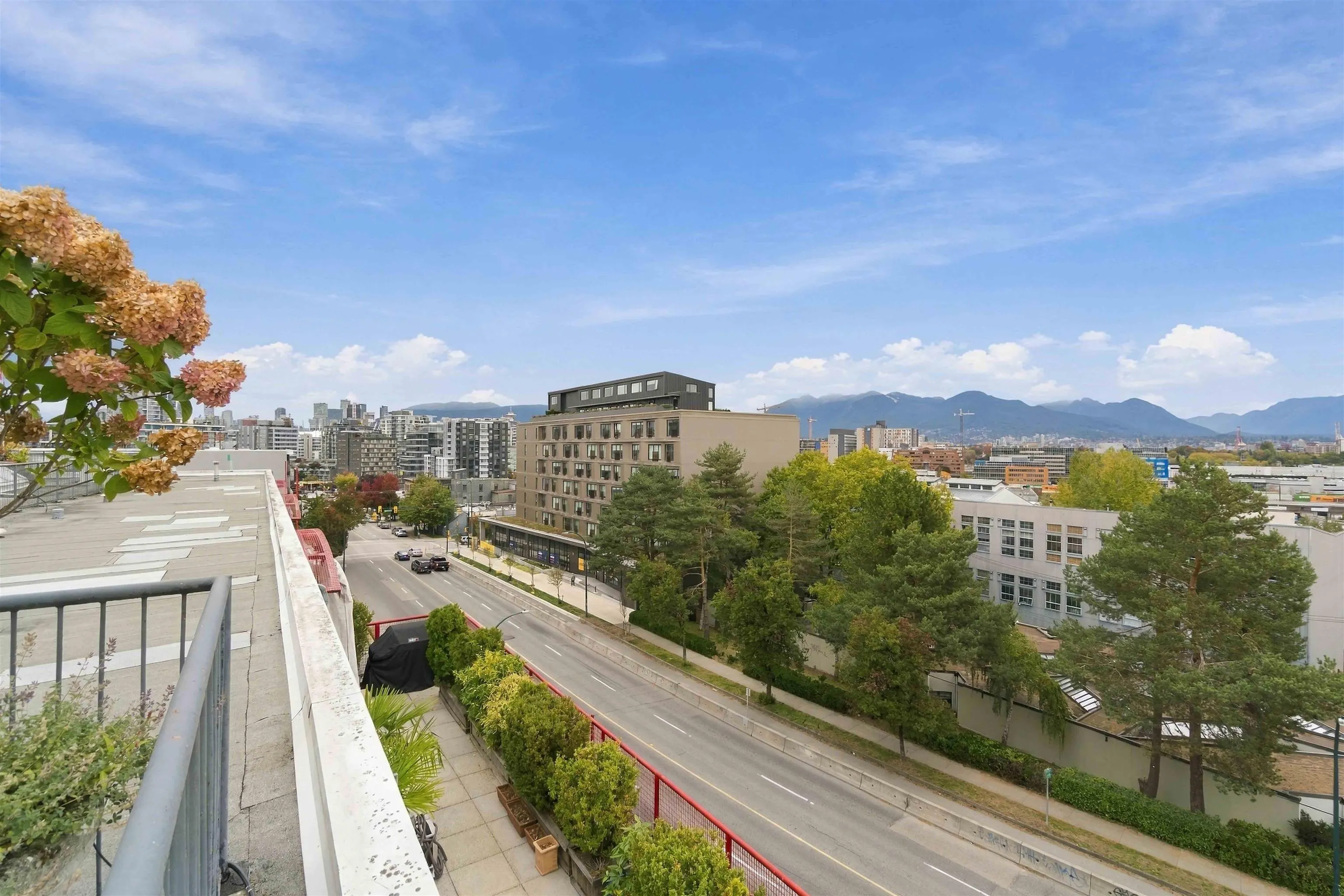 350 E 2nd Avenue #307