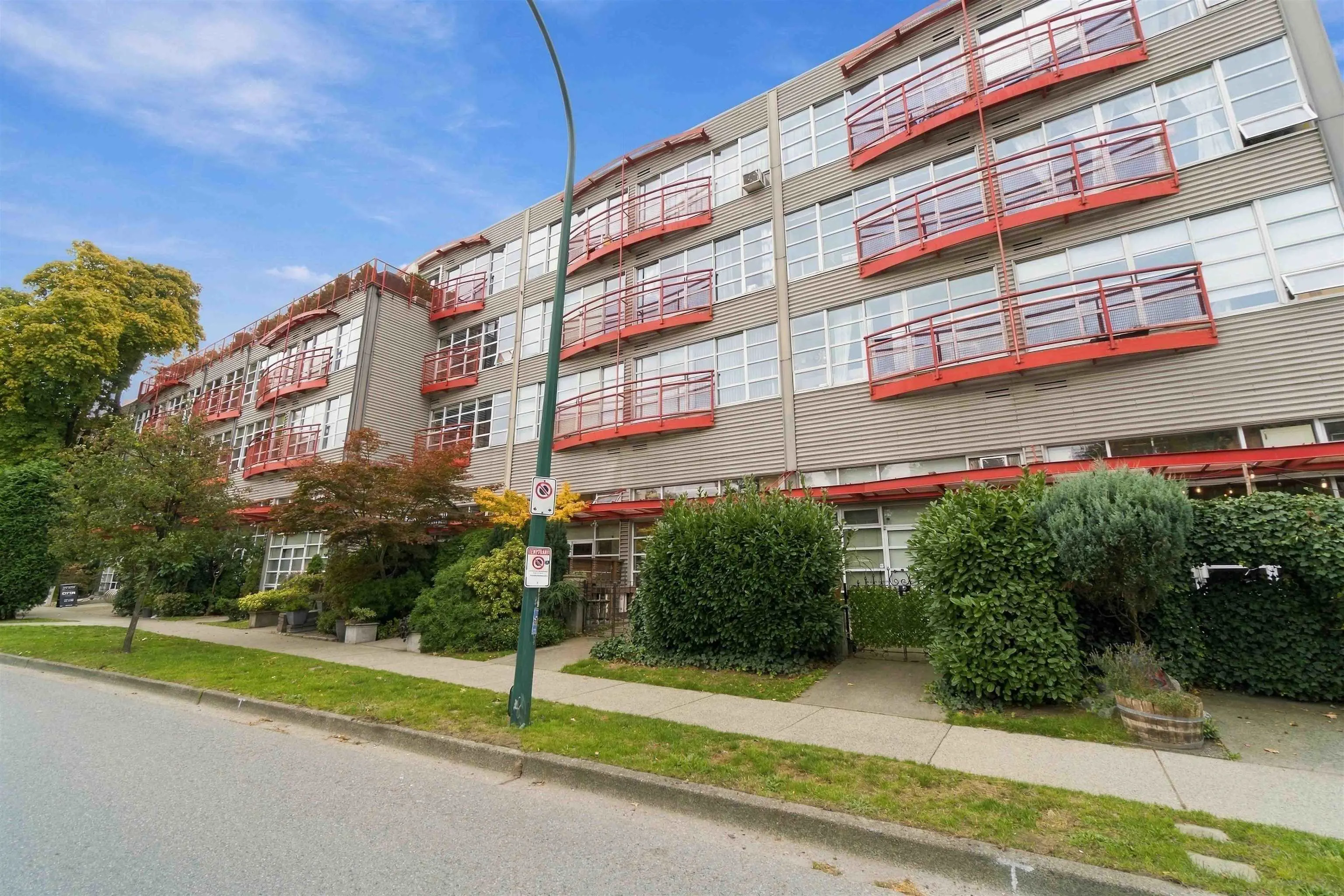 350 E 2nd Avenue #307