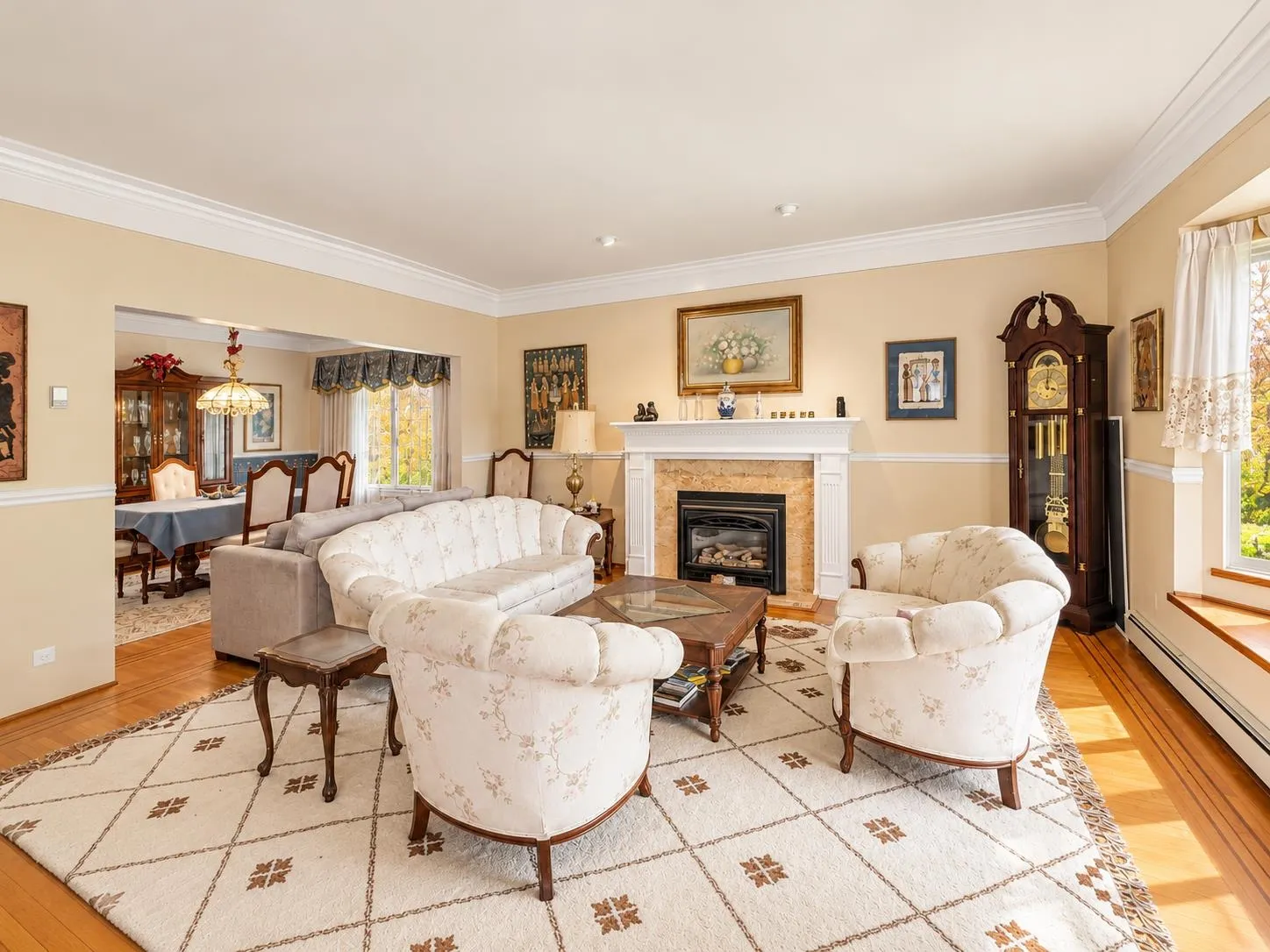 1180 Devonshire Crescent