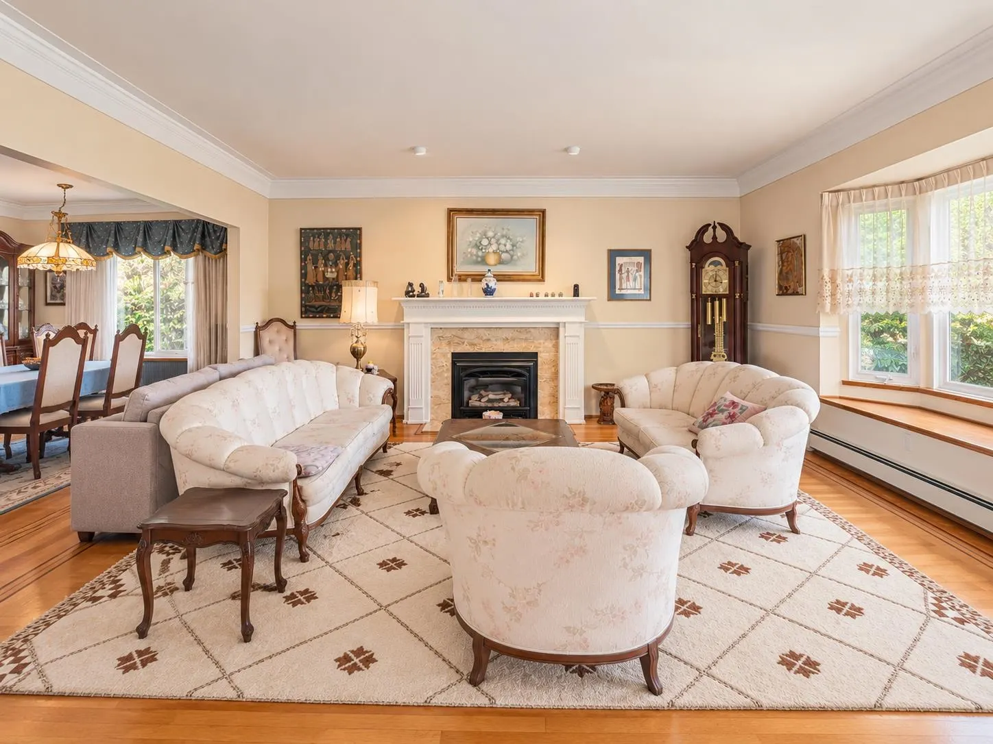 1180 Devonshire Crescent