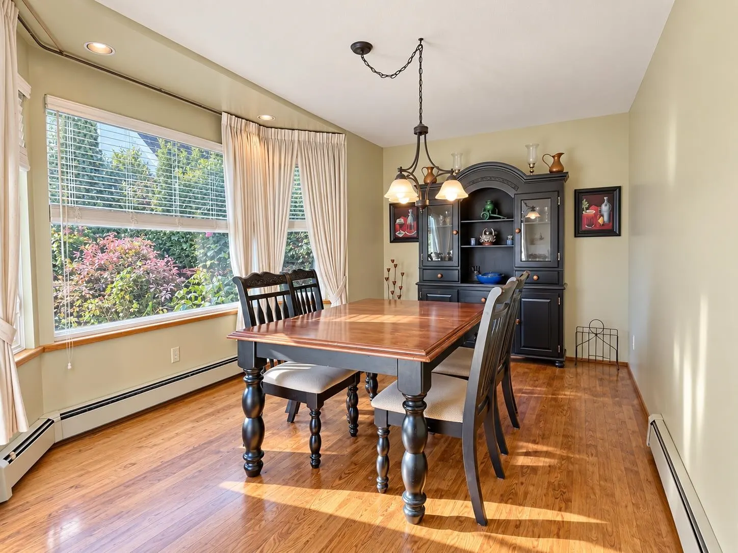 1180 Devonshire Crescent