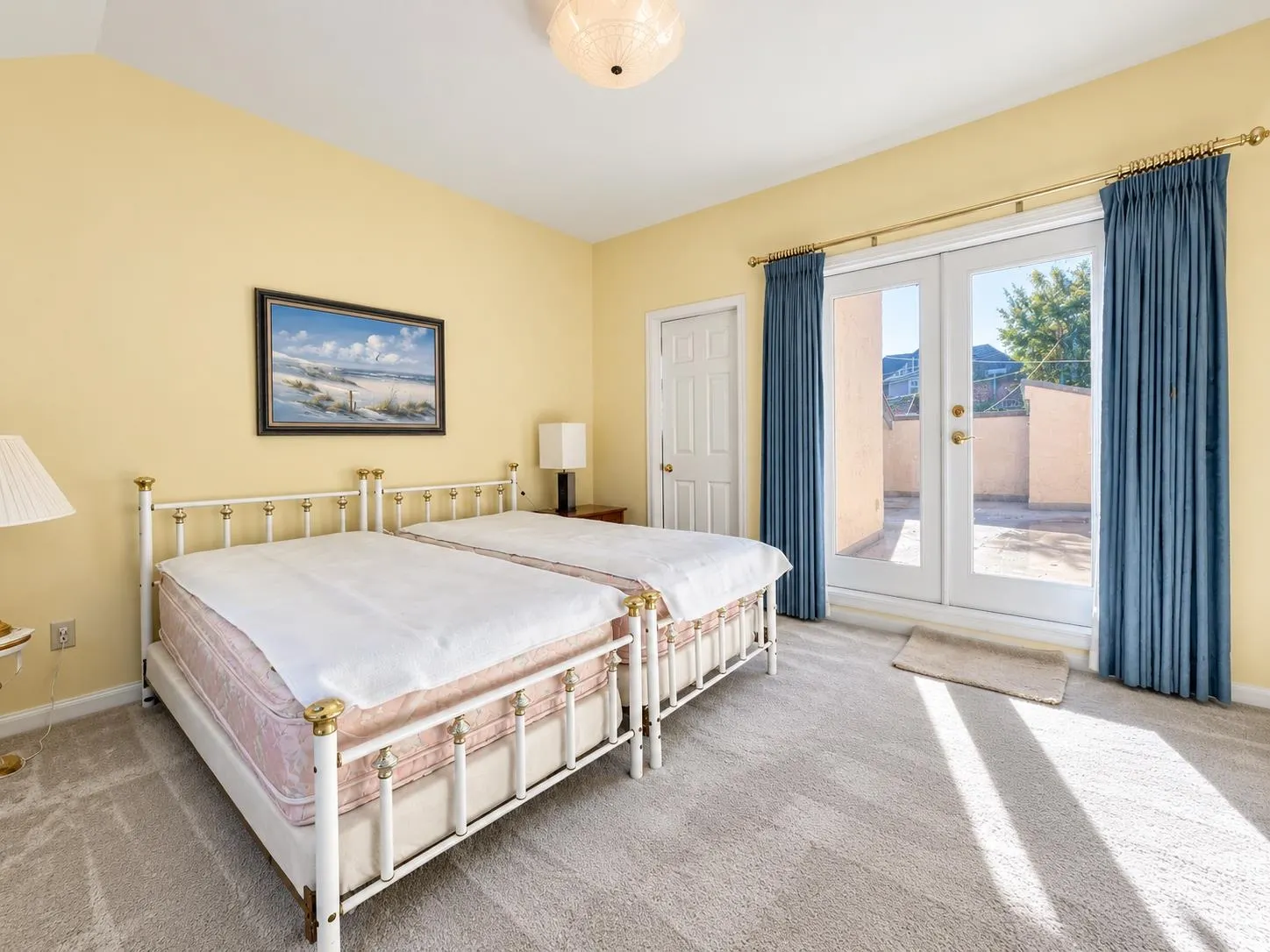 1180 Devonshire Crescent