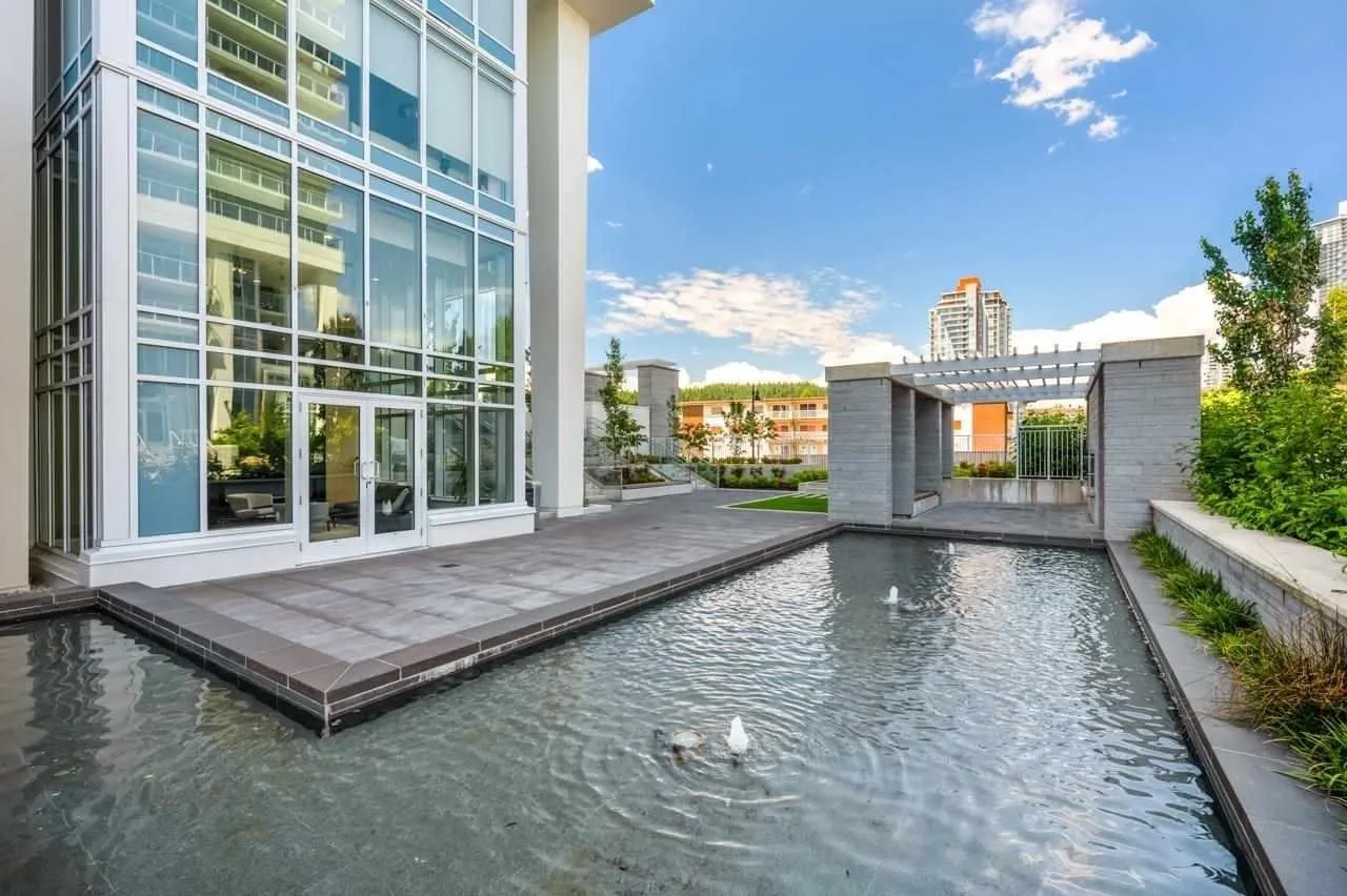 652 Whiting Way #2509