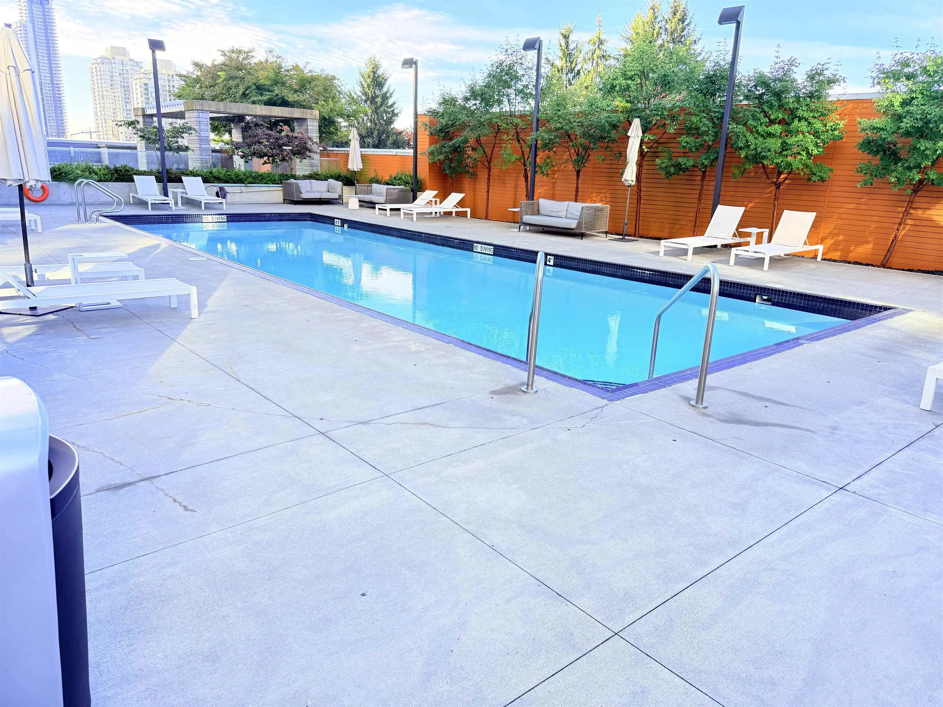 652 Whiting Way #2509