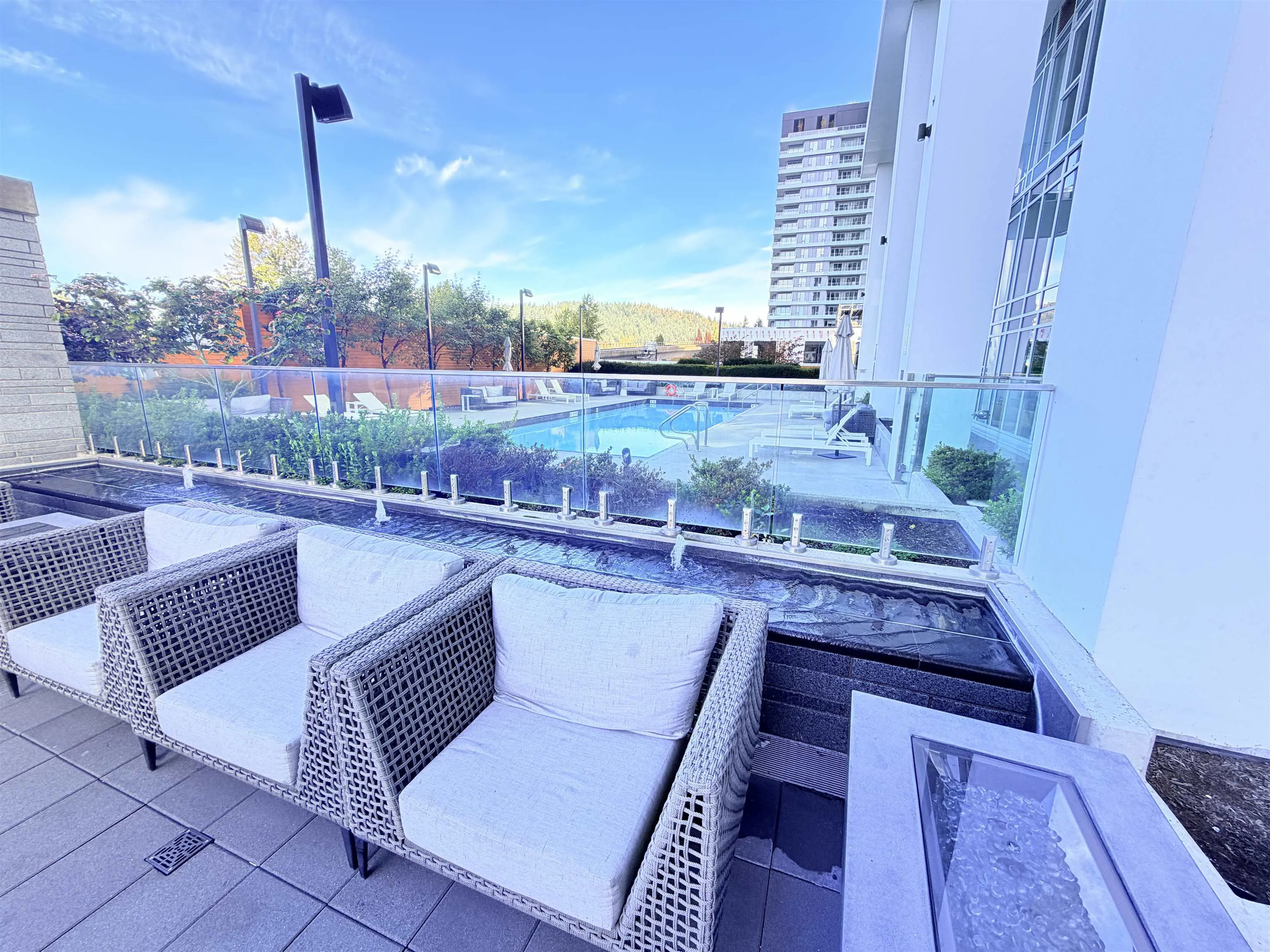 652 Whiting Way #2509
