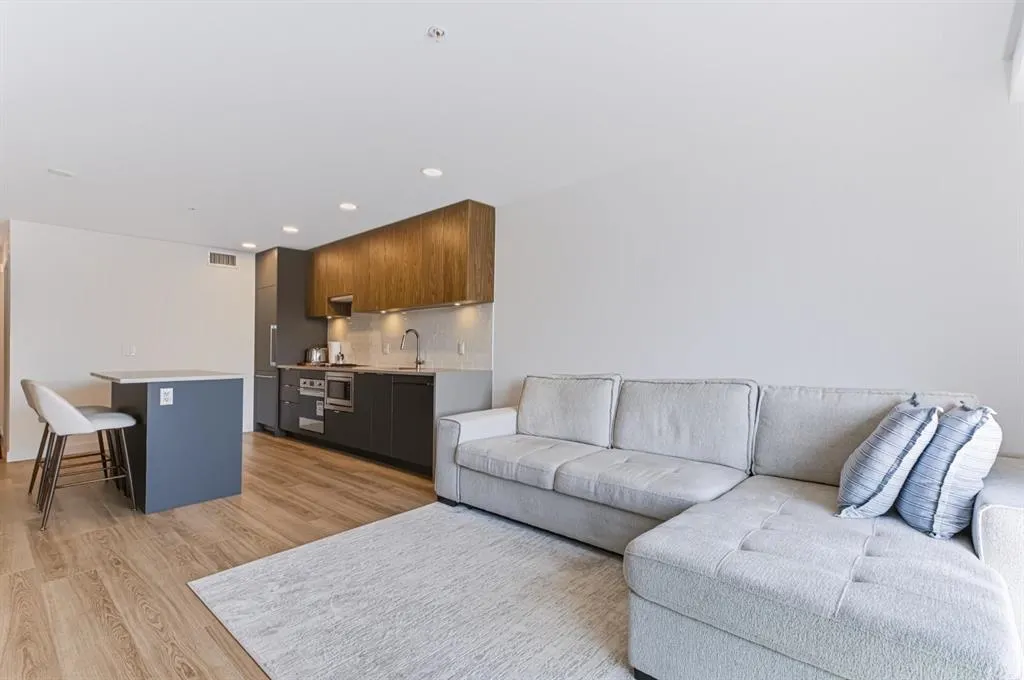 2419 Grant Street #406