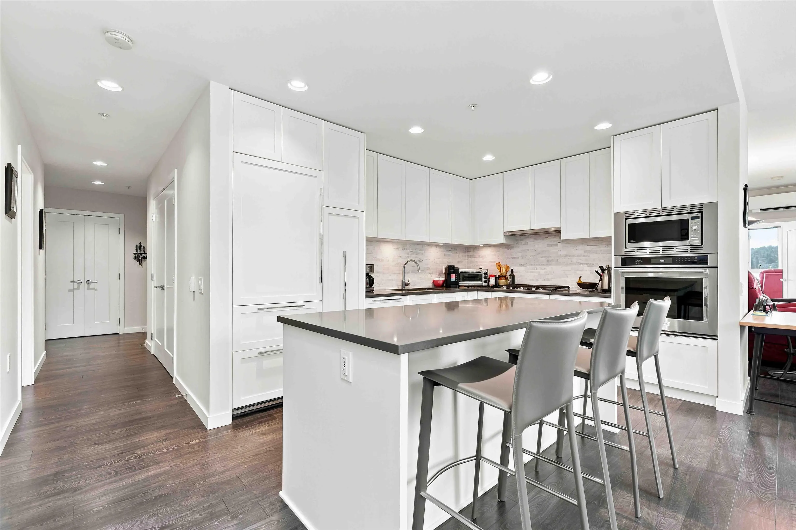 3911 Cates Landing Way #203