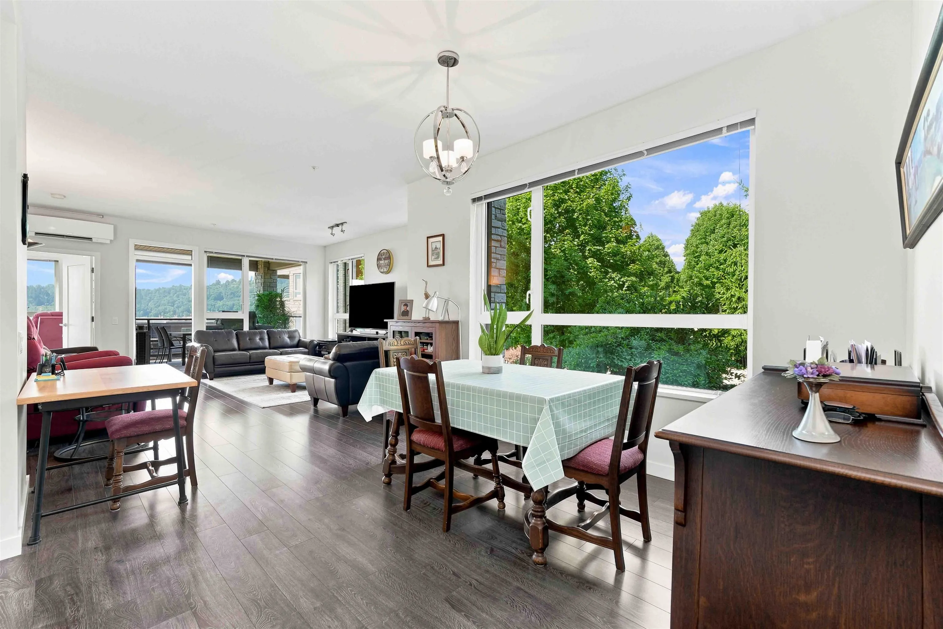 3911 Cates Landing Way #203