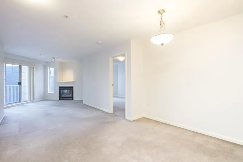 137 E 1st Street #206