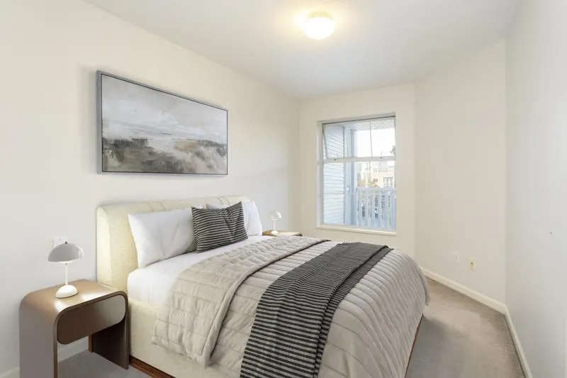 137 E 1st Street #206