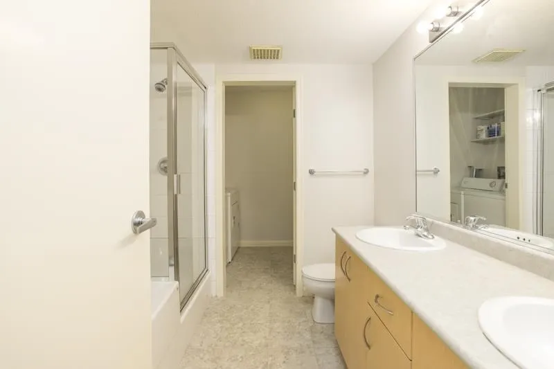 137 E 1st Street #206