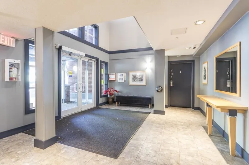 137 E 1st Street #206