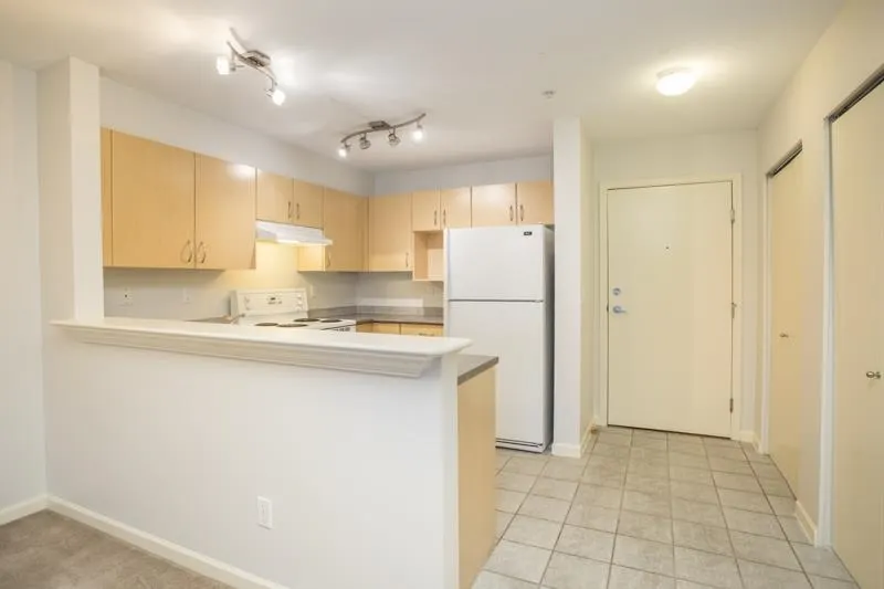 137 E 1st Street #206