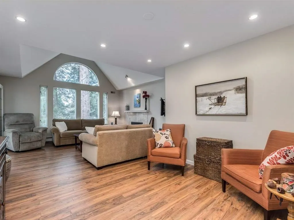 1675 Augusta Avenue #304