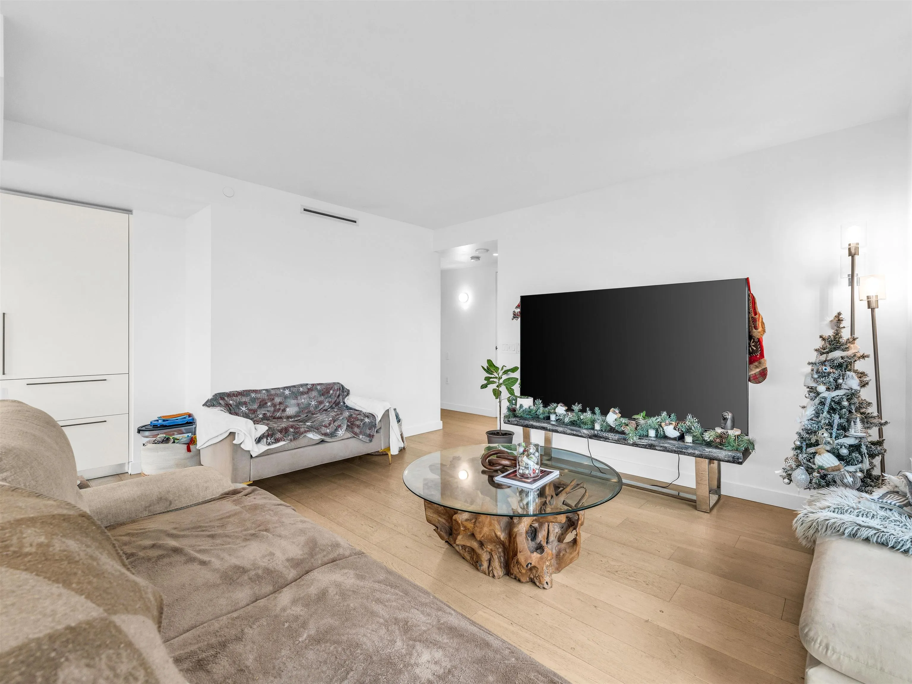 1365 Davie Street #1401