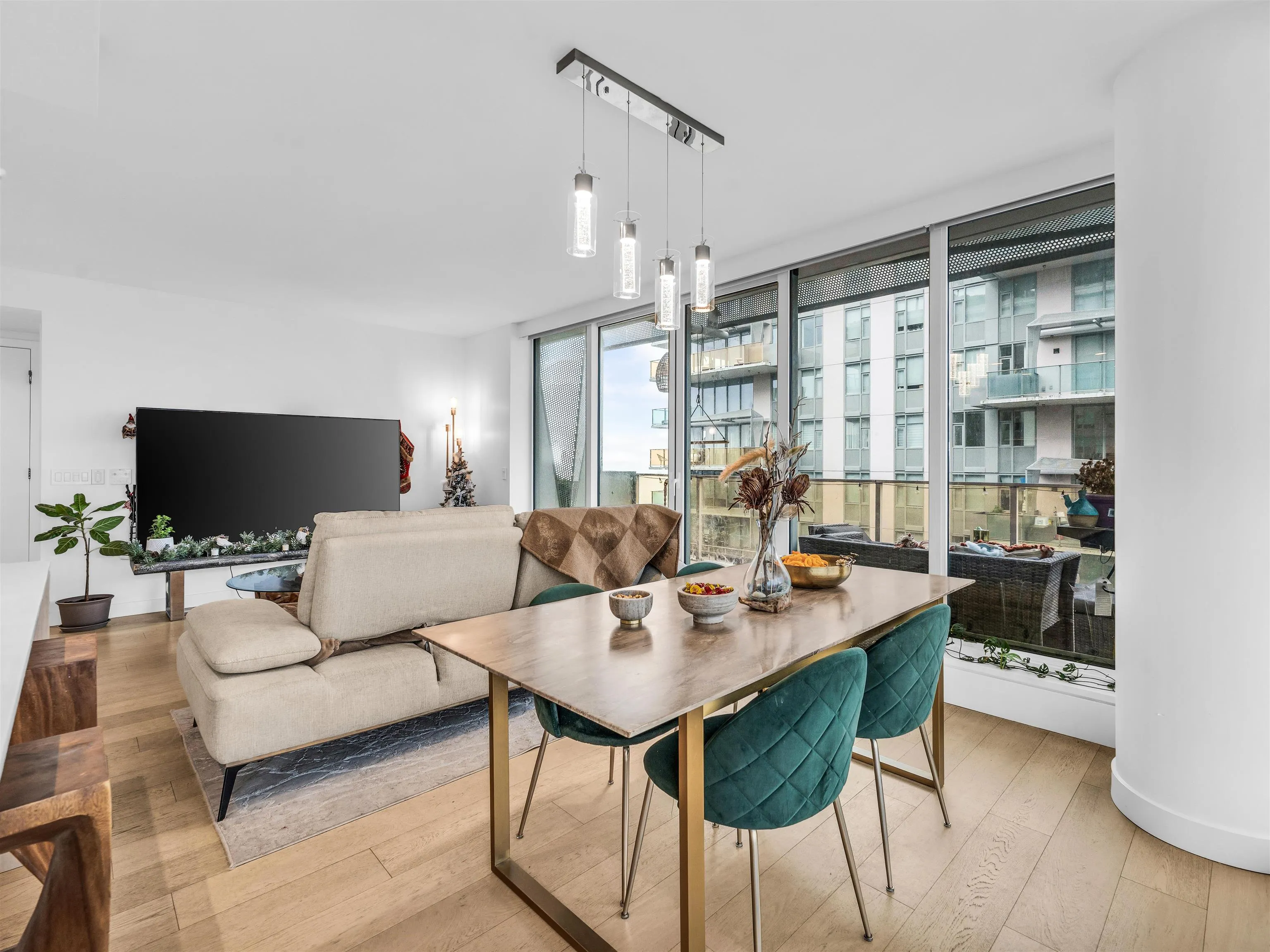 1365 Davie Street #1401
