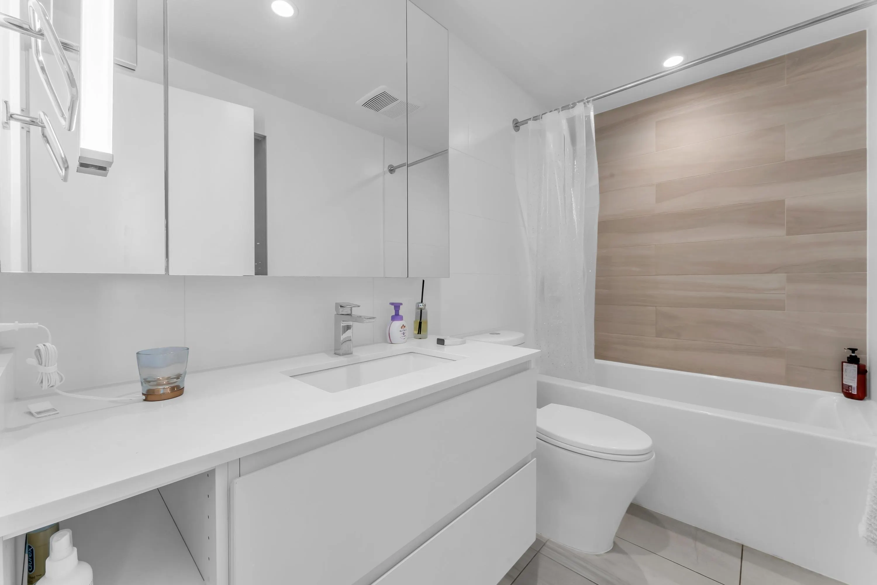 13615 Fraser Highway #1401