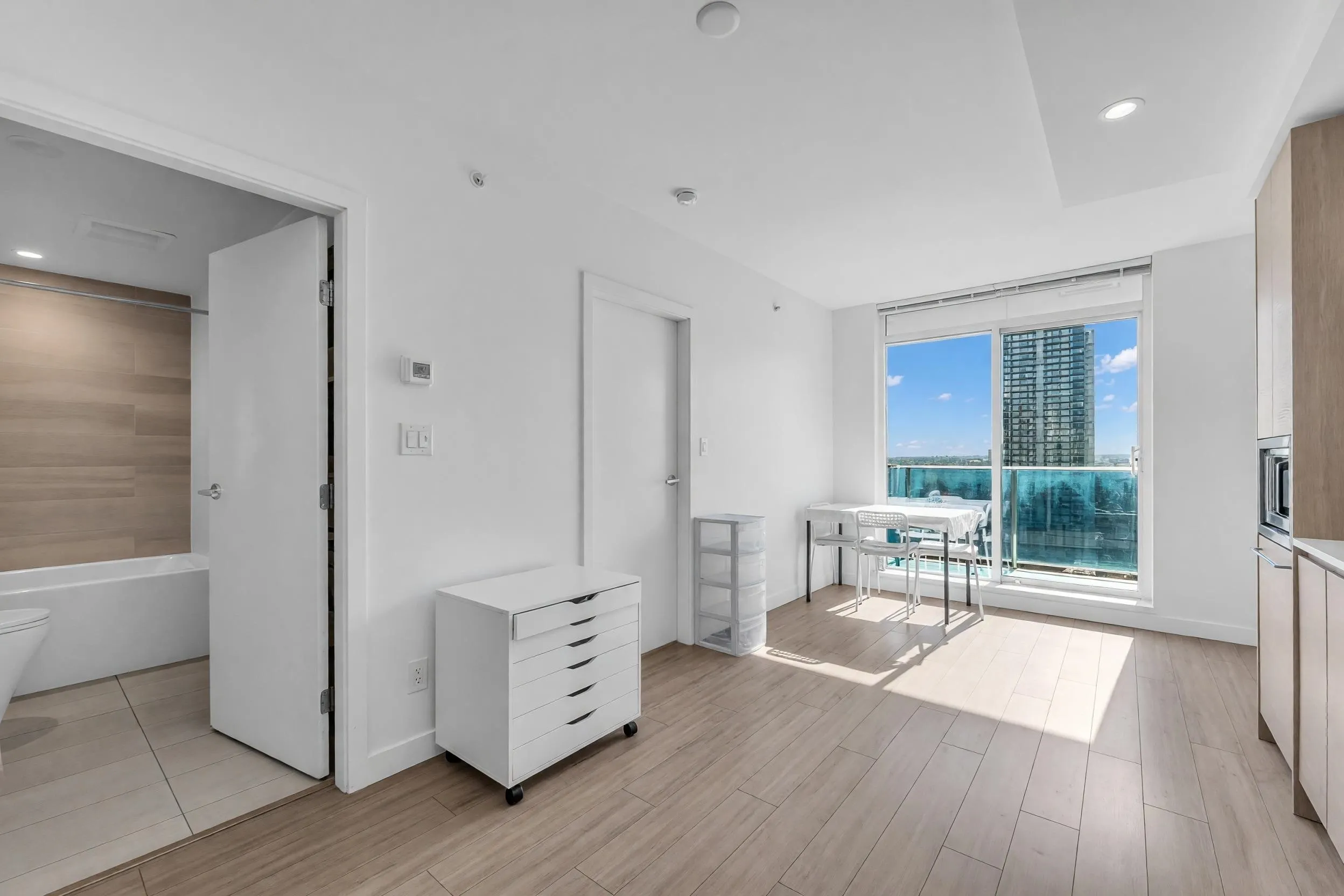 13615 Fraser Highway #1401