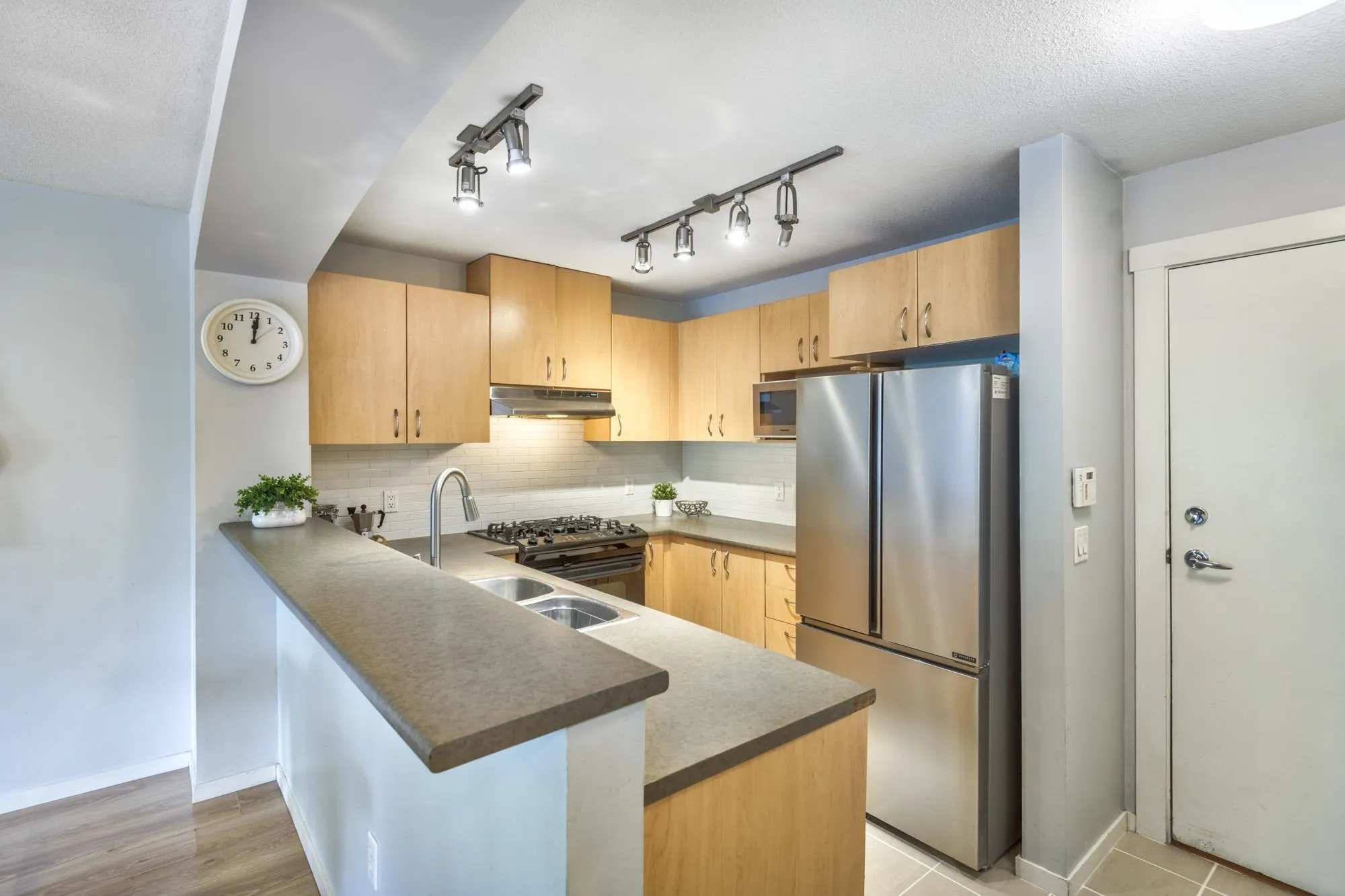 9233 Government Street #106