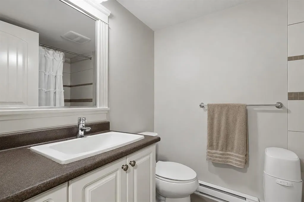 1225 Burkemont Place