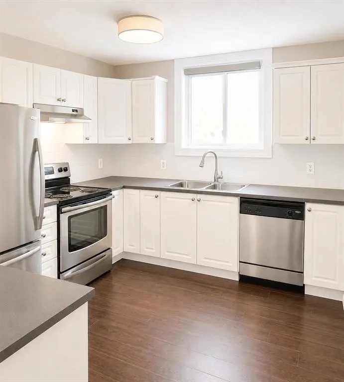 1225 Burkemont Place