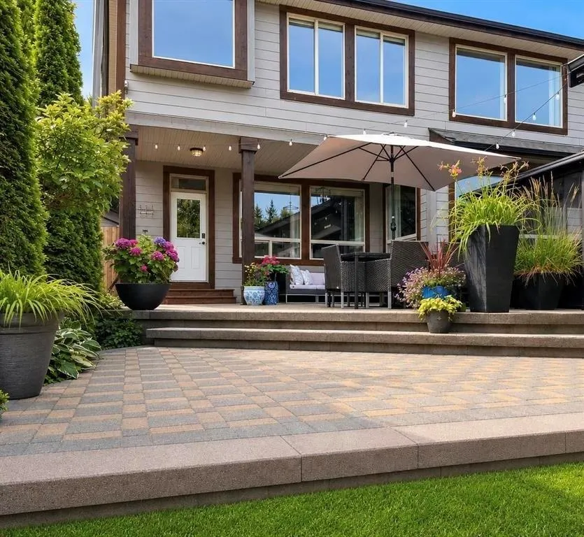 1225 Burkemont Place