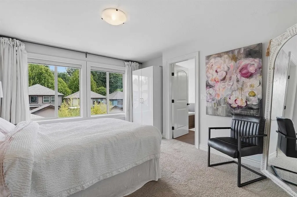 1225 Burkemont Place