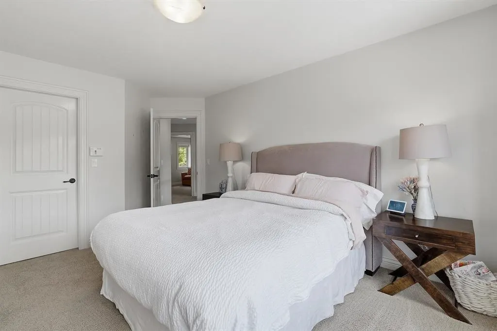 1225 Burkemont Place