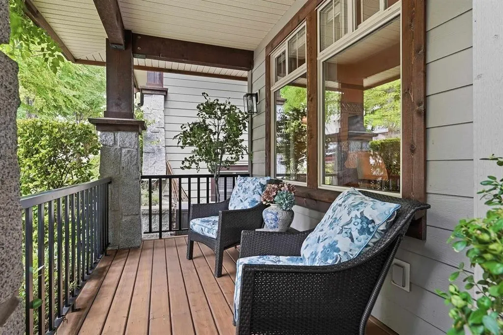 1225 Burkemont Place