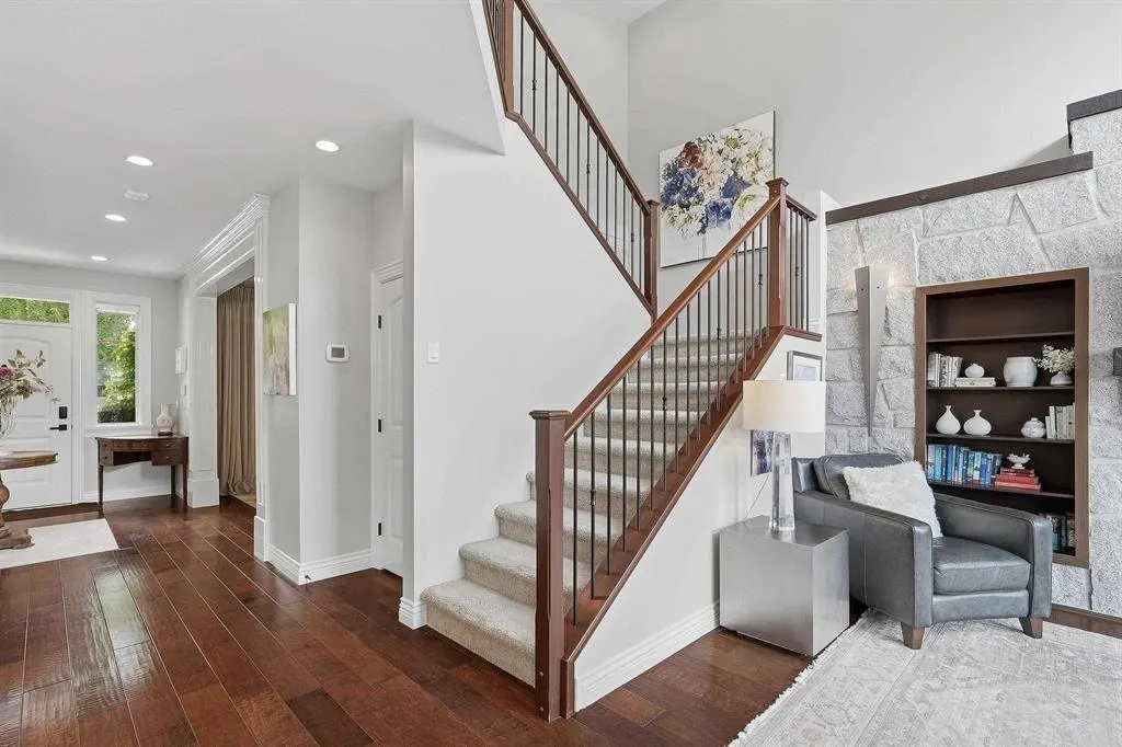 1225 Burkemont Place