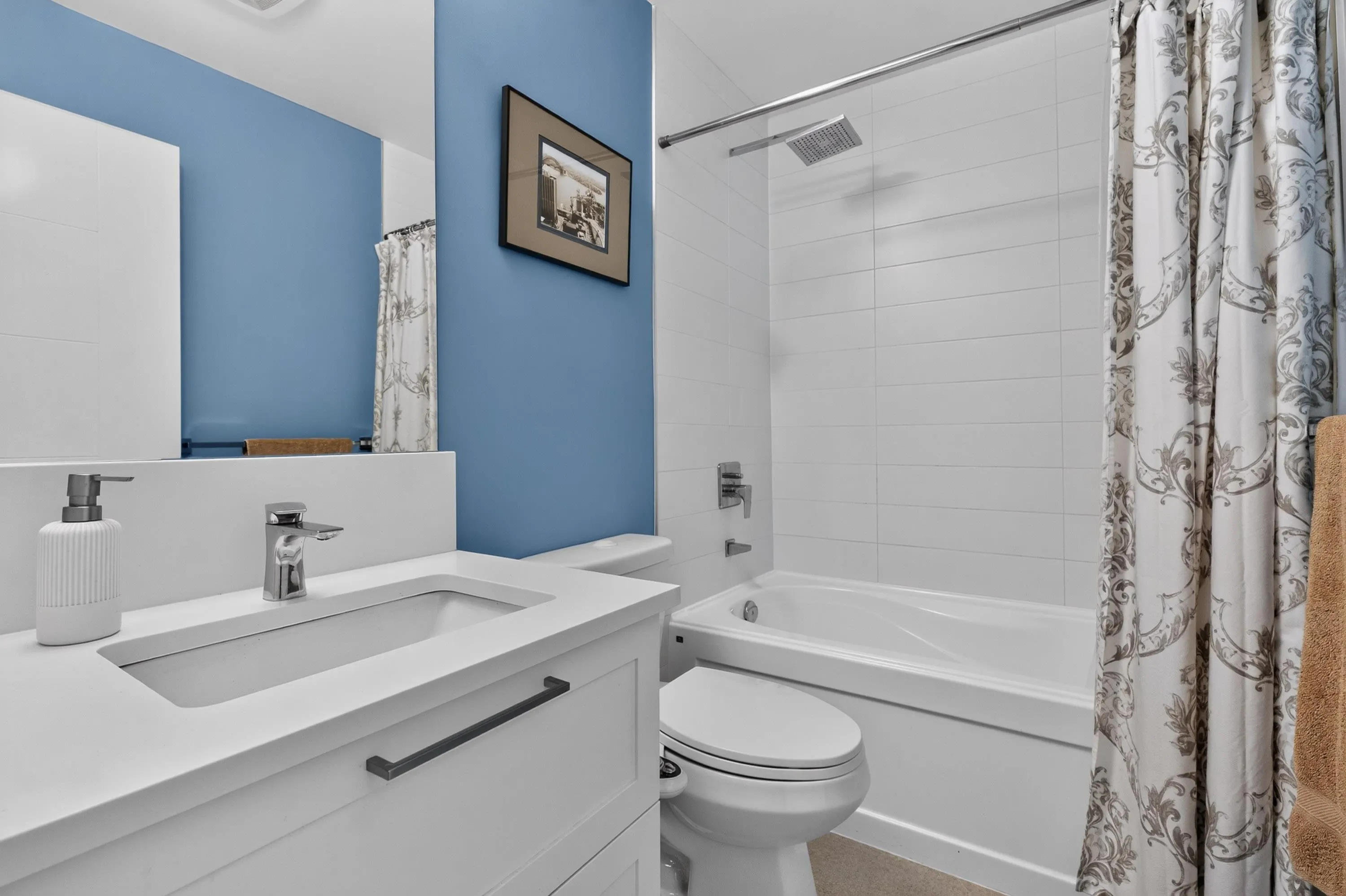 2145 Prairie Avenue #3