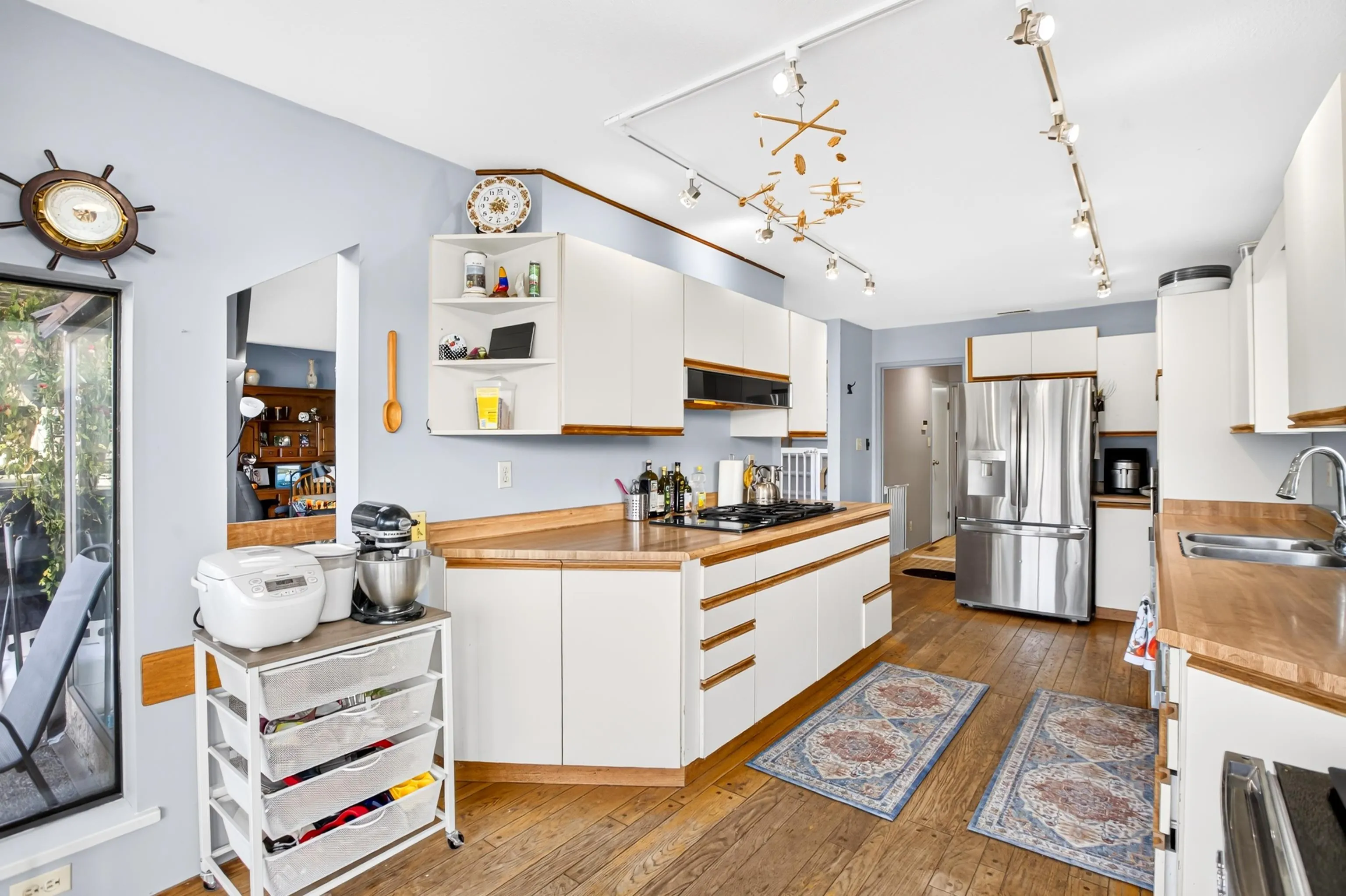 1112 Alderside Road
