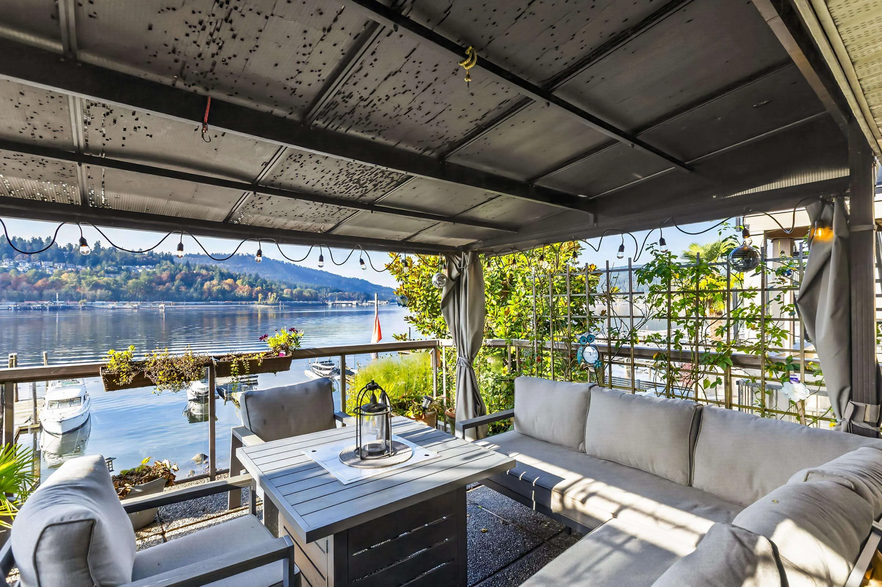 1112 Alderside Road