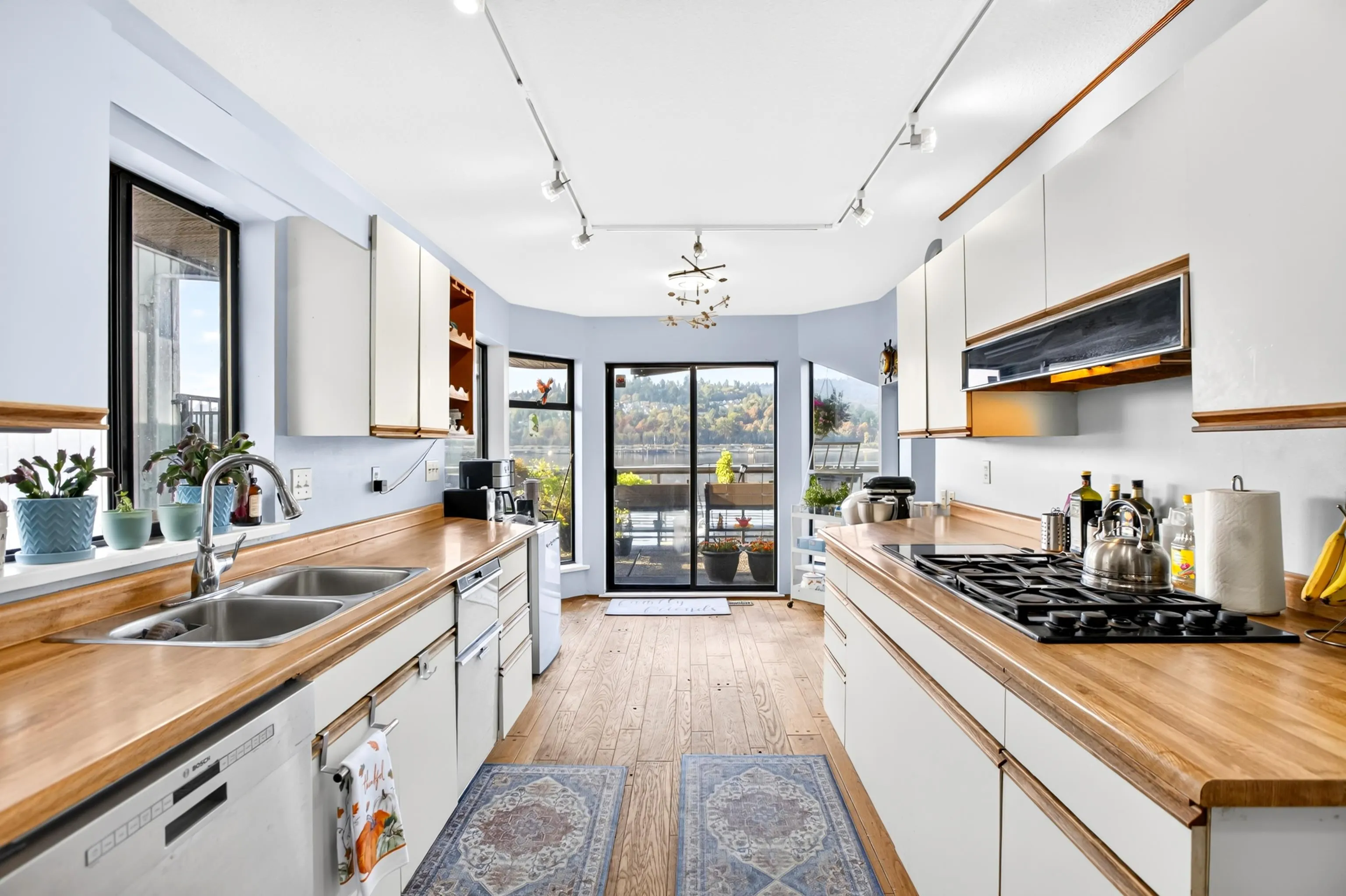 1112 Alderside Road