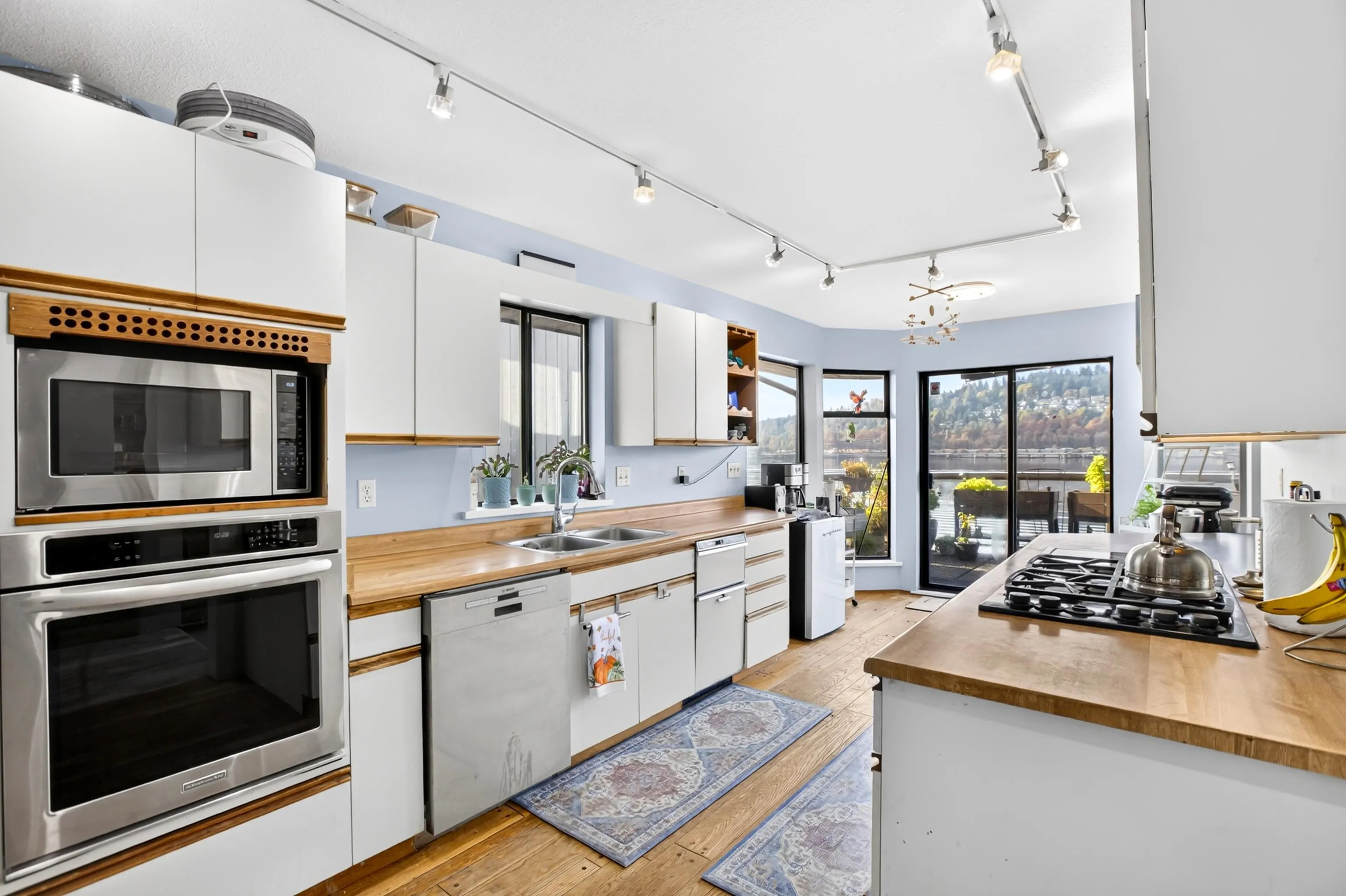 1112 Alderside Road