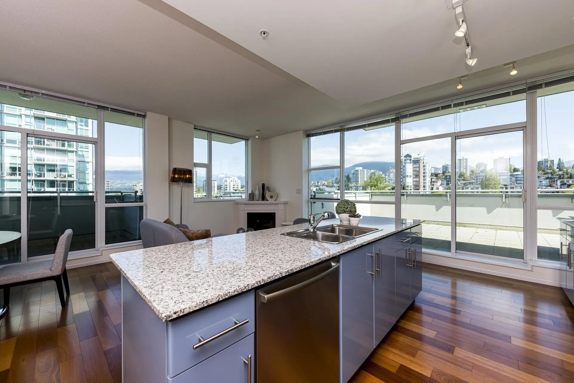 168 E Esplanade #PH1